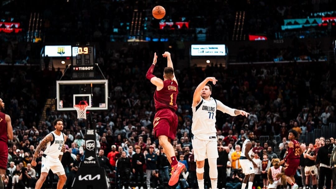 Il buzzer beater di Max Strus è fra i più “lunghi” di sempre